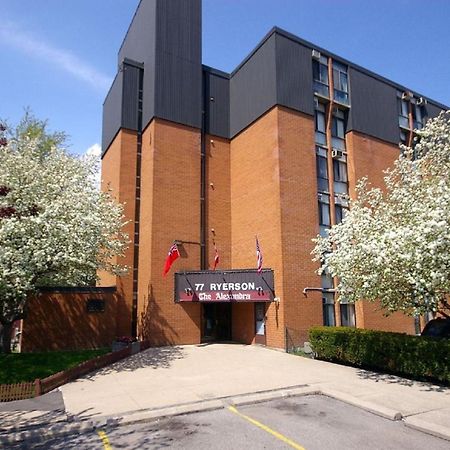 The Alexandra Hotel Торонто Экстерьер фото
